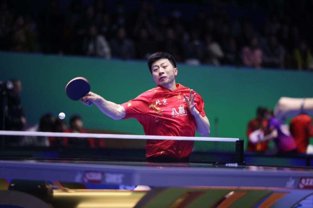 欧文突破防守连续得分